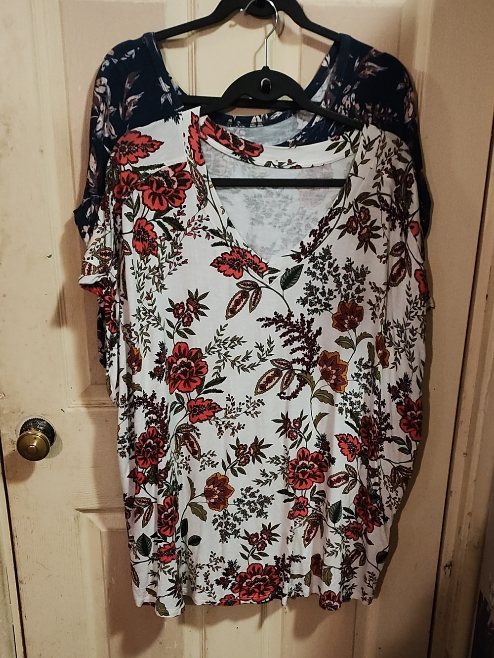 Maurices 24/7 Comfort Apparel Floral Tunic White & Blue Size 3x